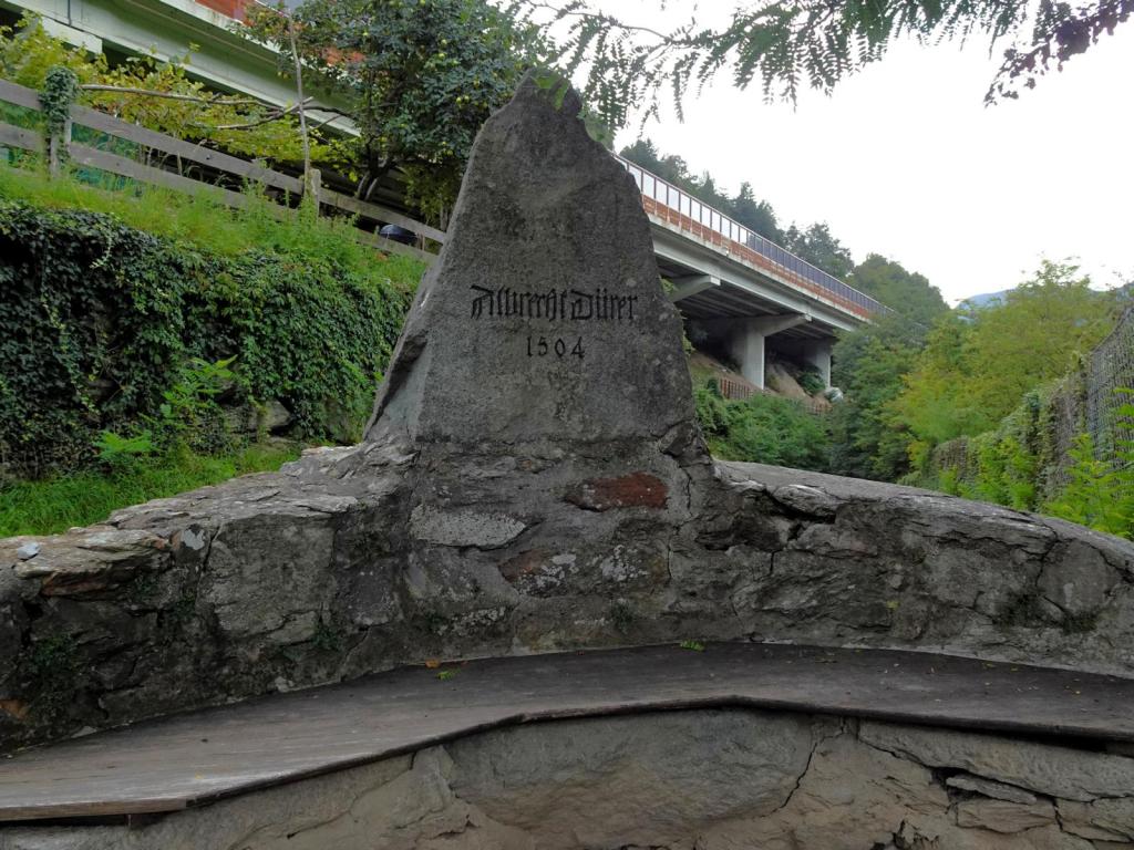 Klausen: Dürerbank (2025)