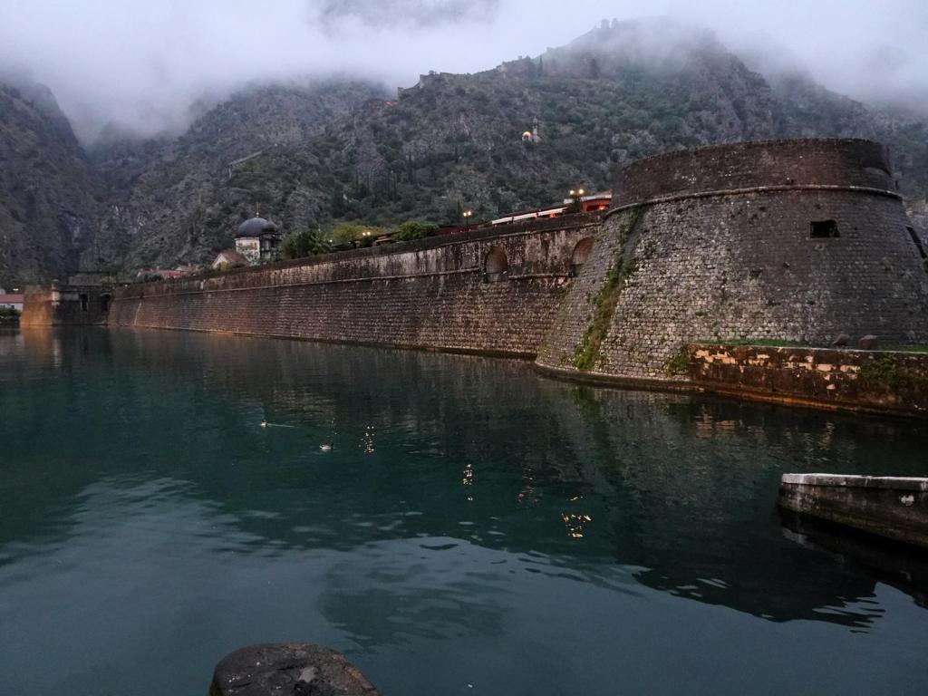 Kotor: Stadtmauer (2025)