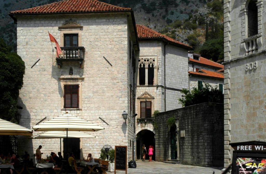 Kotor: Palast Drago (2015)