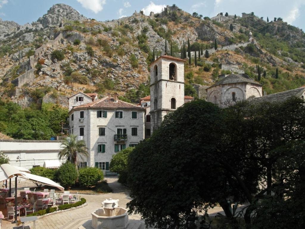 Kotor: Holzplatz (2015)