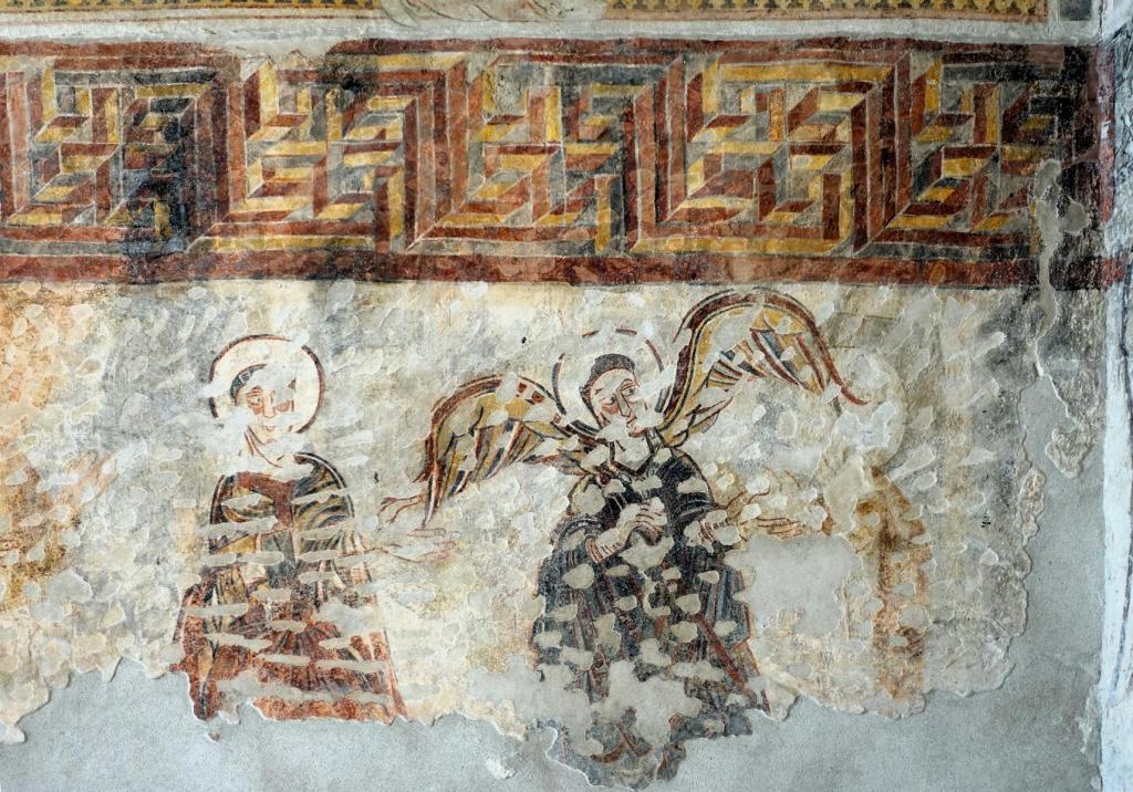 Naturns: Prokuluskirche Nordwand [Engel mit Zeremonialstab] (2025)