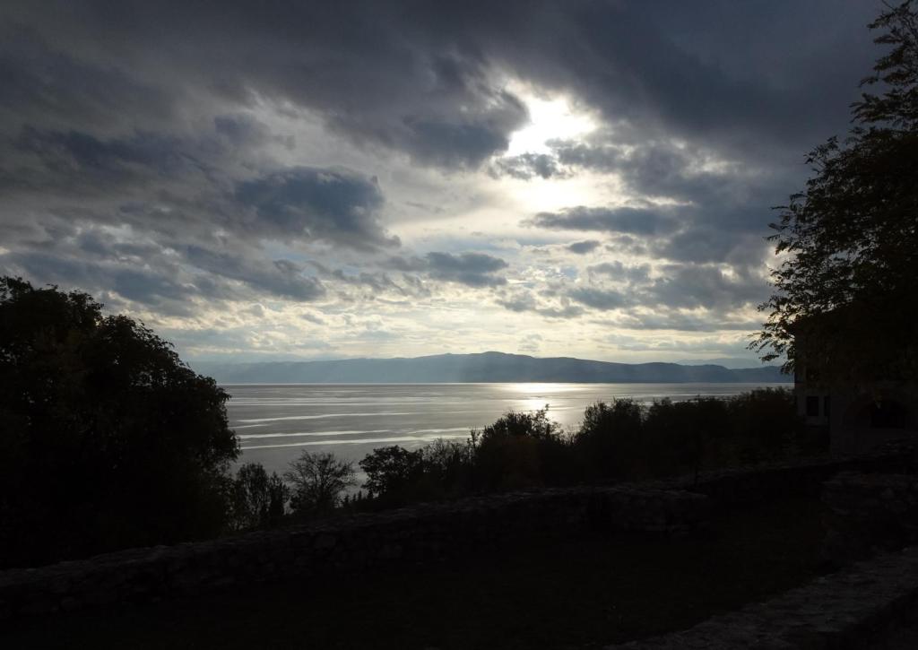 Ohrid: Blick von der Kliment- und Pantaleon-Kirche auf den Ohridsee (2025)