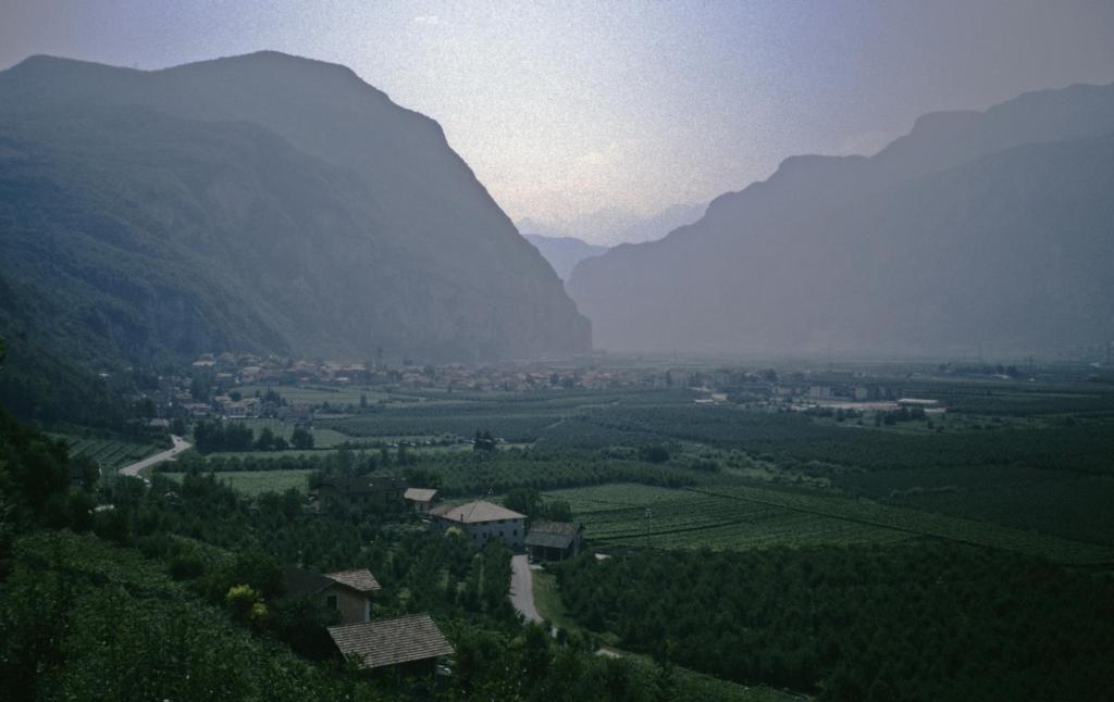 Salurn mit Salurner Klause (1988)