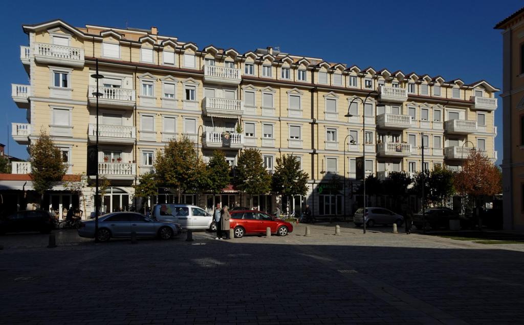 Skutari: Häuser bei der Kathedrale (2025)