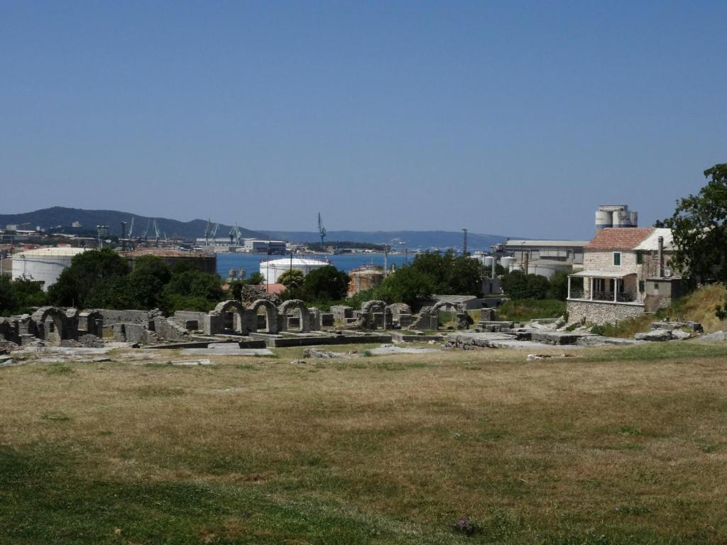 Salona: Amphitheater (2016)