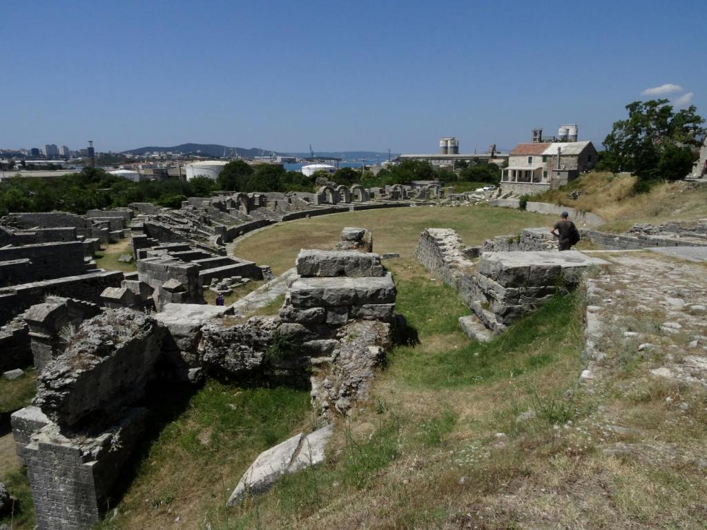 Salona: Amphitheater (2016)