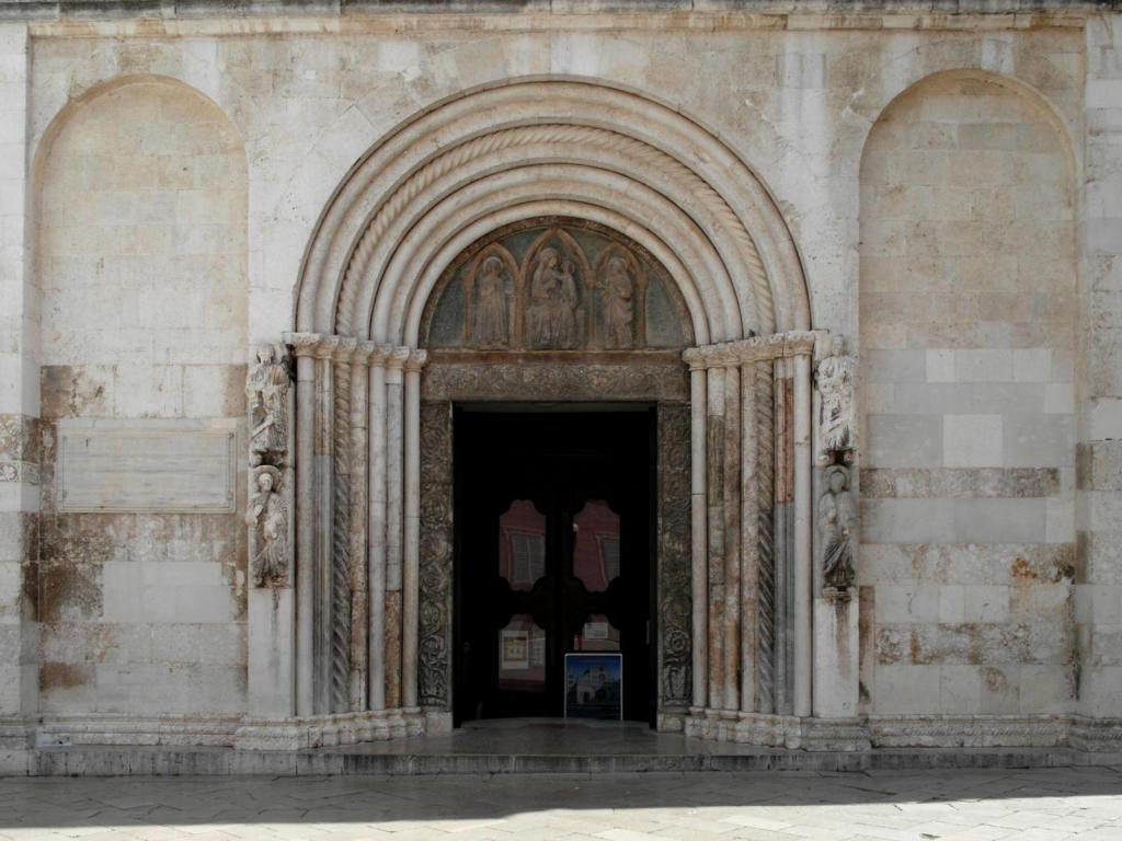 Zadar: Dom mittleres Portal (2016)