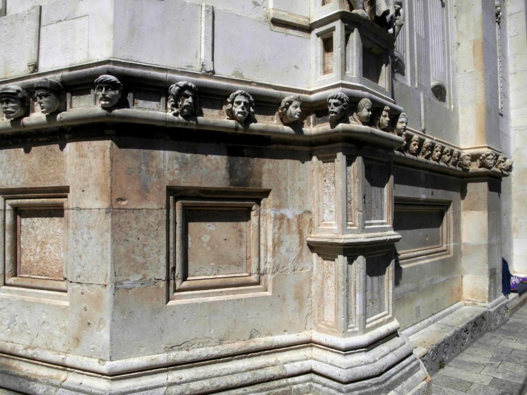 Sibenik: Kathedrale Apsidenfries mit Portraitköpfen (2016)