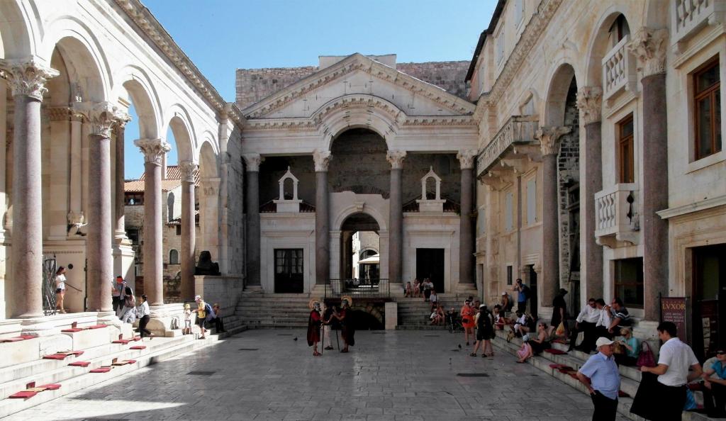 Split: Diokletianspalast Peristyl (2016)