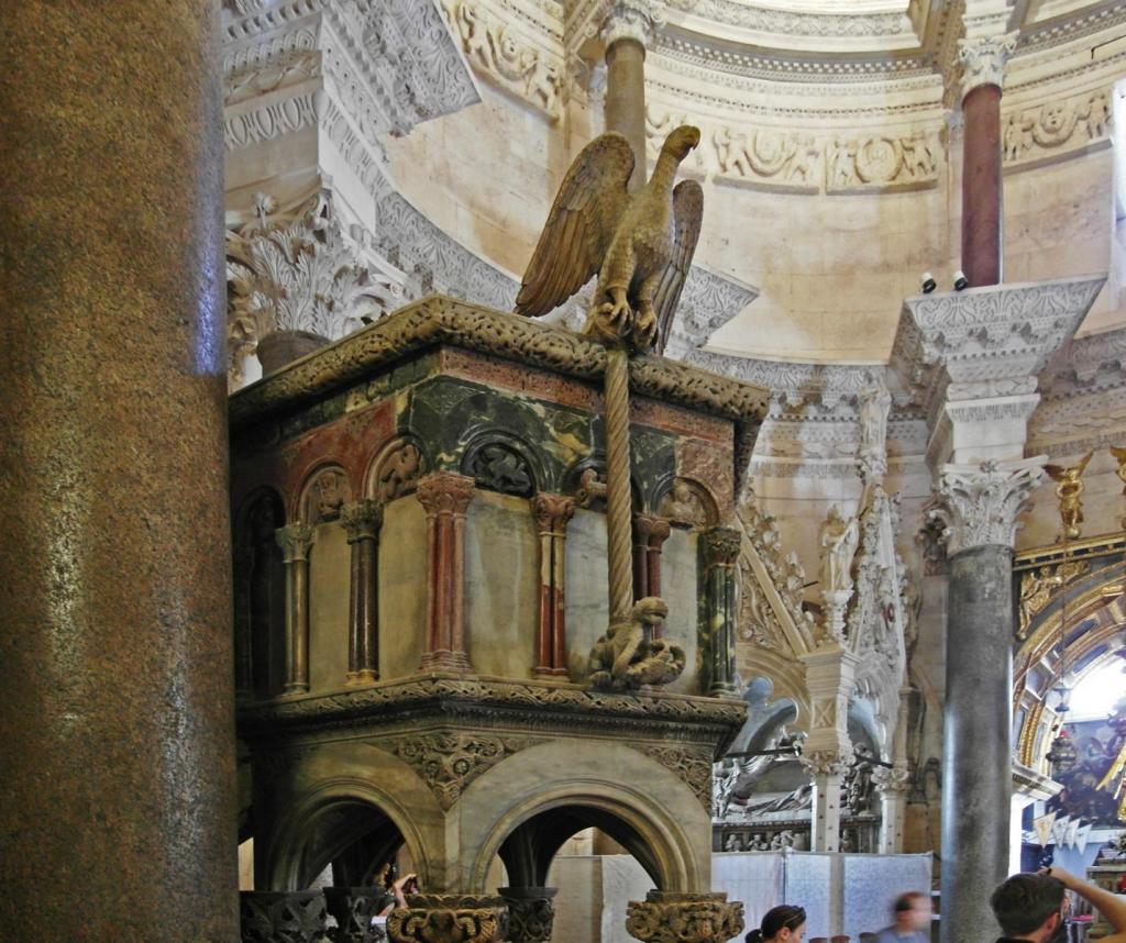 Split: Diokletianspalast Kathedrale Kanzel (2016)