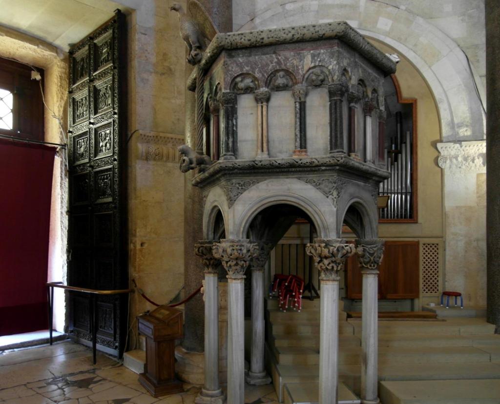 Split: Diokletianspalast Kathedrale Kanzel (2016)