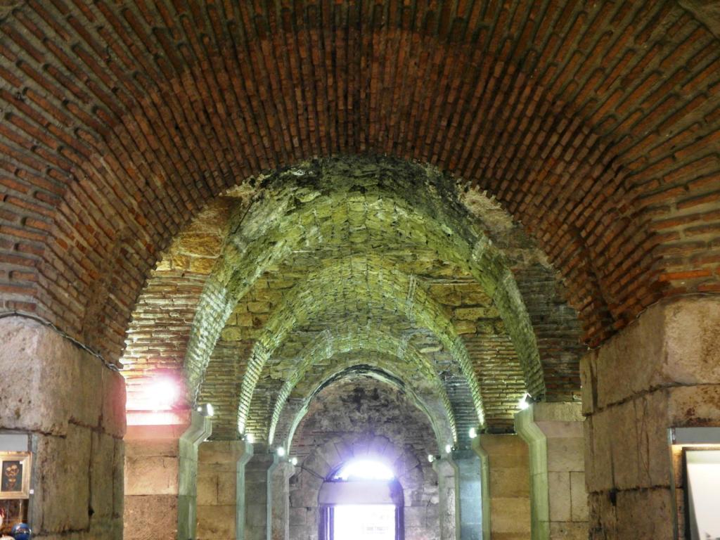 Split: Diokletianspalast Vestibül Unterbau (2016)