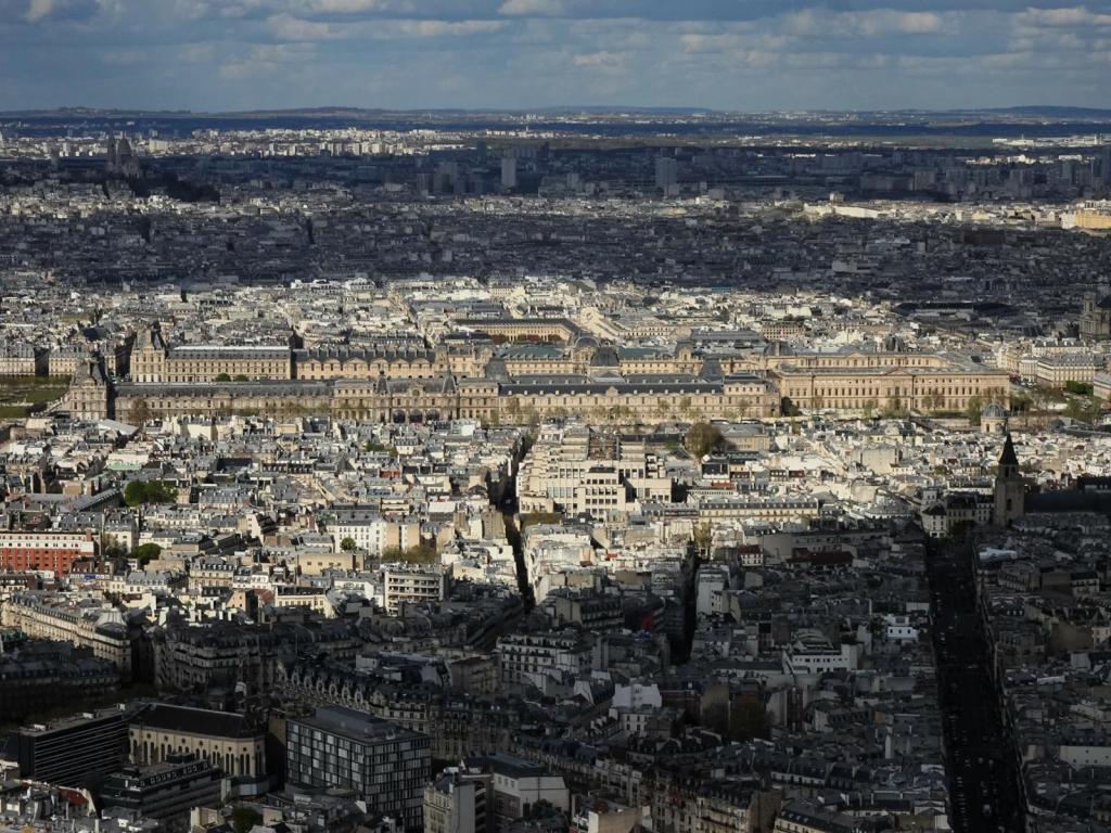 Paris: Louvre [Blick vom Montparnasse-Turm] (2026)