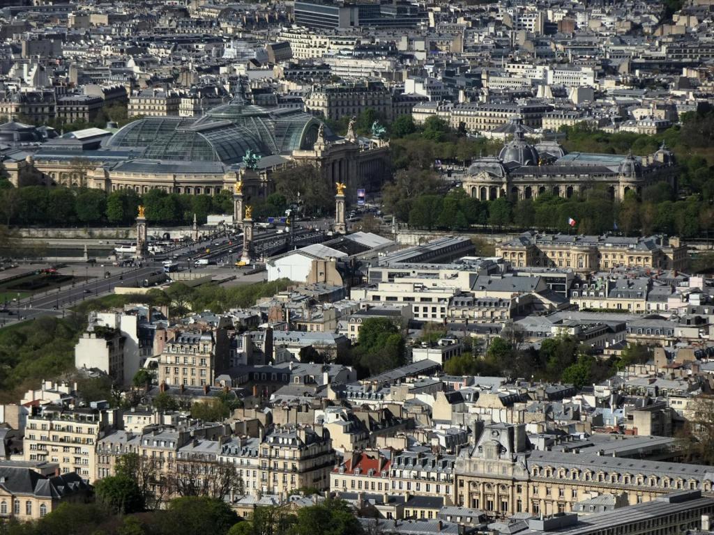 Paris: Montparnasse-Turm Blick nach Nordwesten [Großes + Kleines Palais, Brücke Alexander III.] (2026)