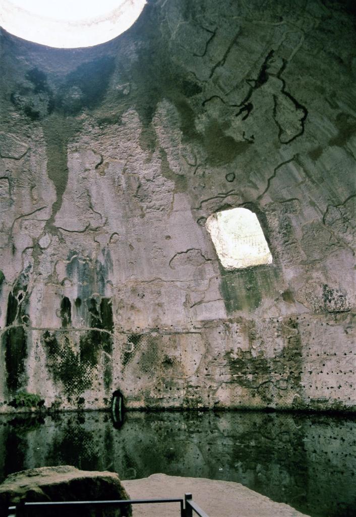 Baia: sog. Merkurtempel (2000)