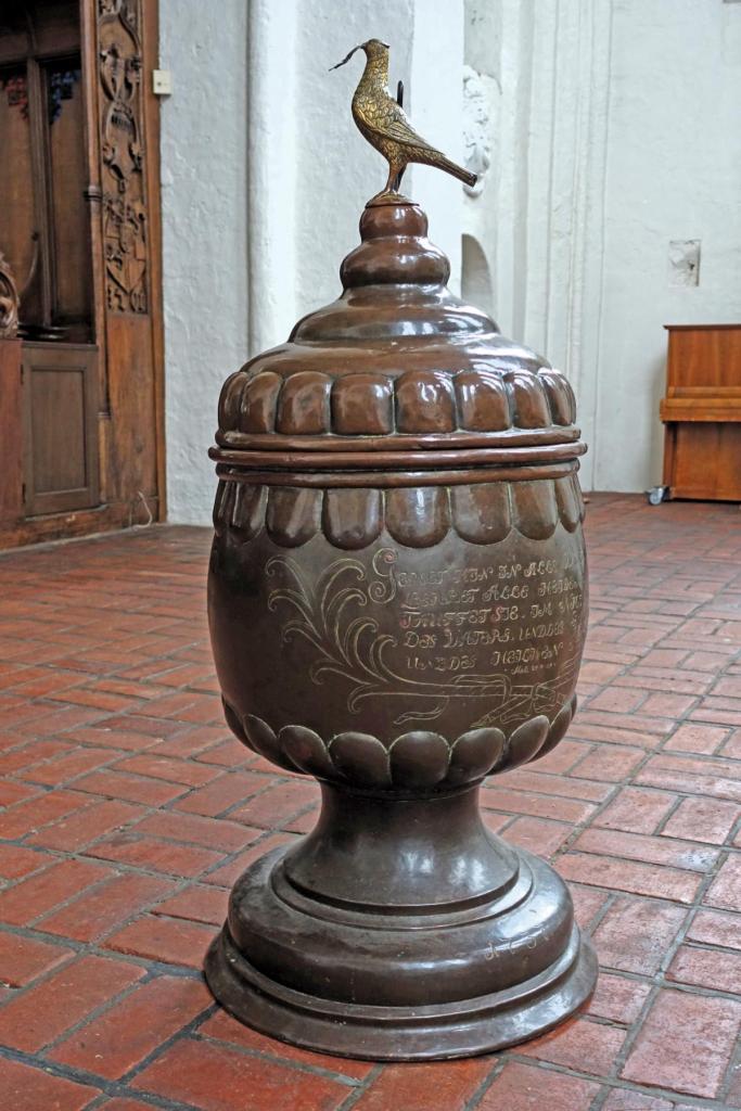 Bordesholm: Klosterkirche - kupferne Taufe (2024)