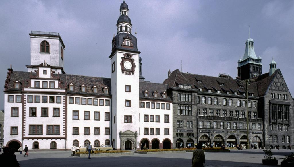 Chemnitz: Altes und Neues Rathaus (1985)