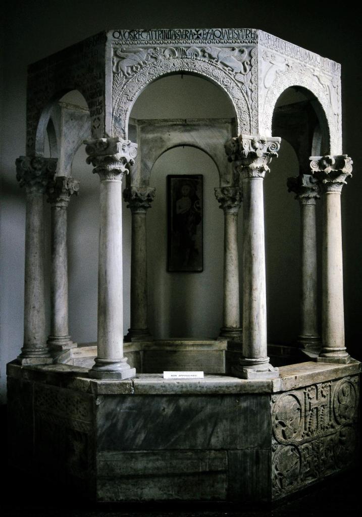 Cividale: Dom Museo Cristiano - Callixtus-Taufbecken (1999)
