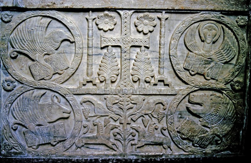 Cividale: Dom Museo Cristiano - Sigwaldplatte vom Callixtus-Taufbecken (1999)