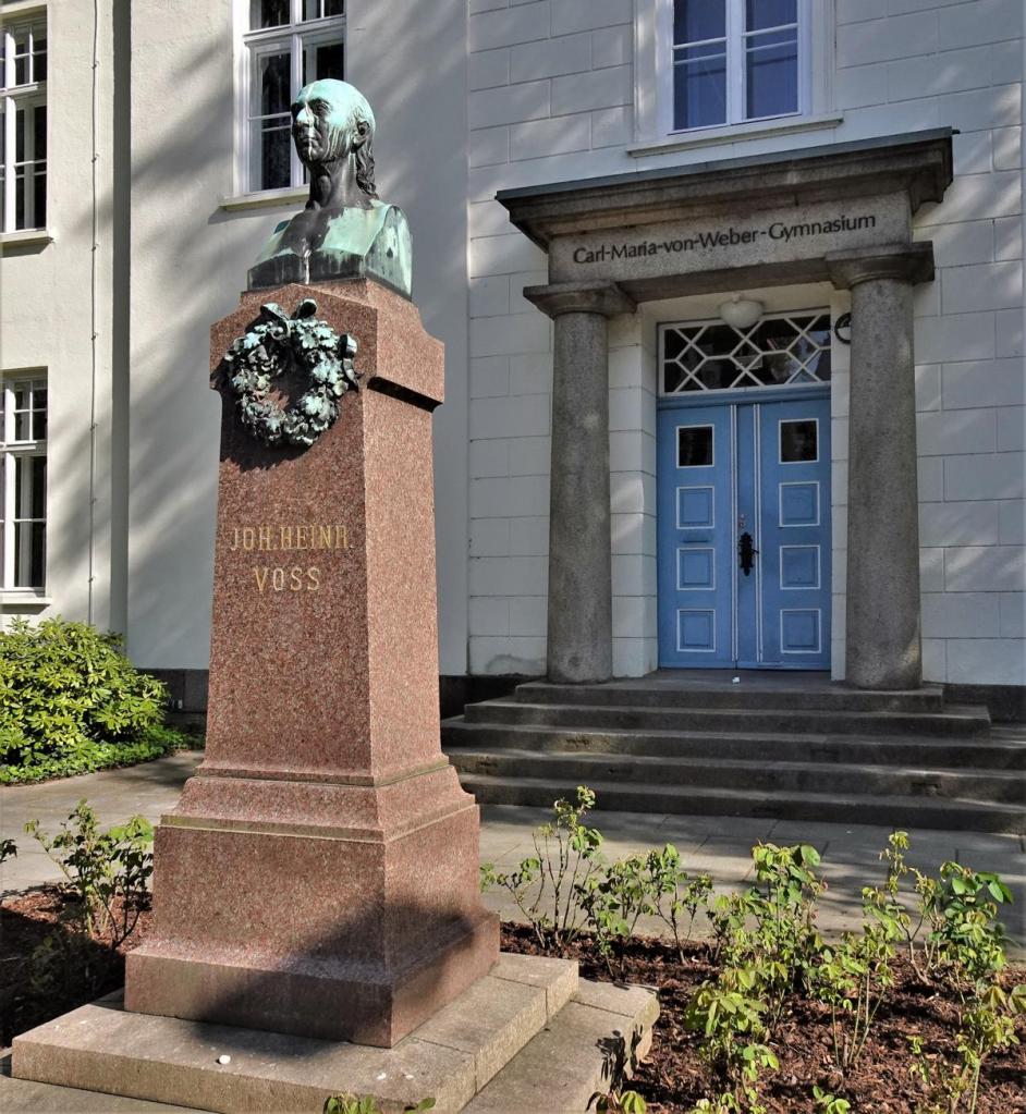 Eutin: Voß-Denkmal und Weber-Gymnasium (2023)