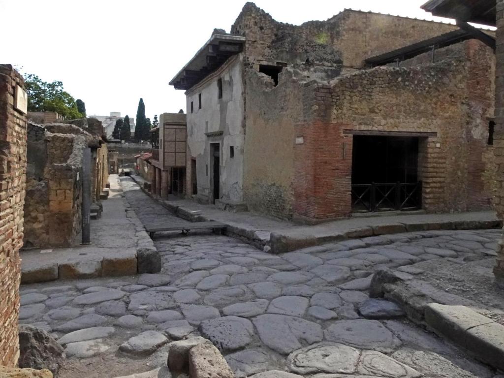 Herculaneum: Kreuzung von Cardo und Decumanus (2026)