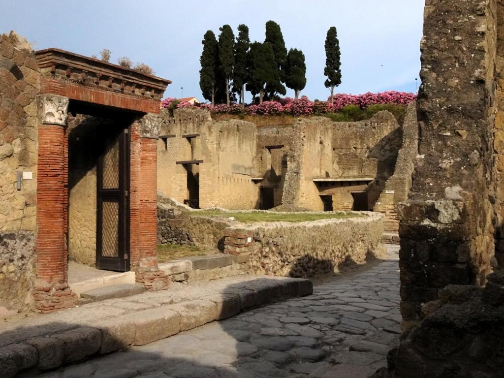 Herculaneum: Haus mit dem großen Portal [links] (2026)