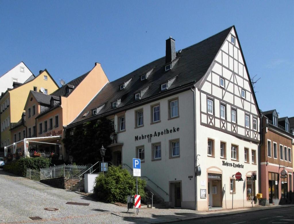 Hohenstein-Ernstthal: Mohrenapotheke am Marktplatz (2020)