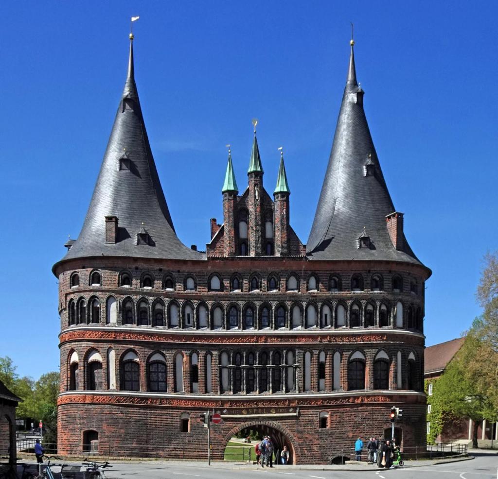Lübeck: Holstentor [Stadtseite] (2020)