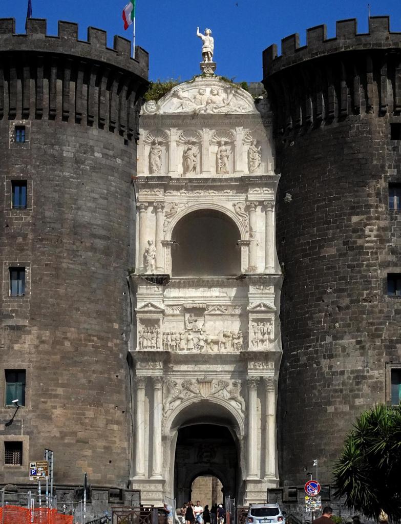 Neapel: Castel Nuovo Triumphtor (2026)