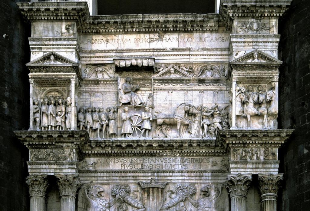 Neapel: Castel Nuovo Triumphtor (2000)