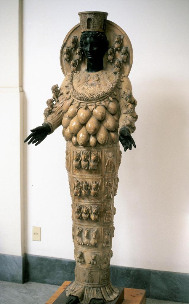 Neapel: Archäologisches Nationalmuseum - Artemis von Ephesos (2000)