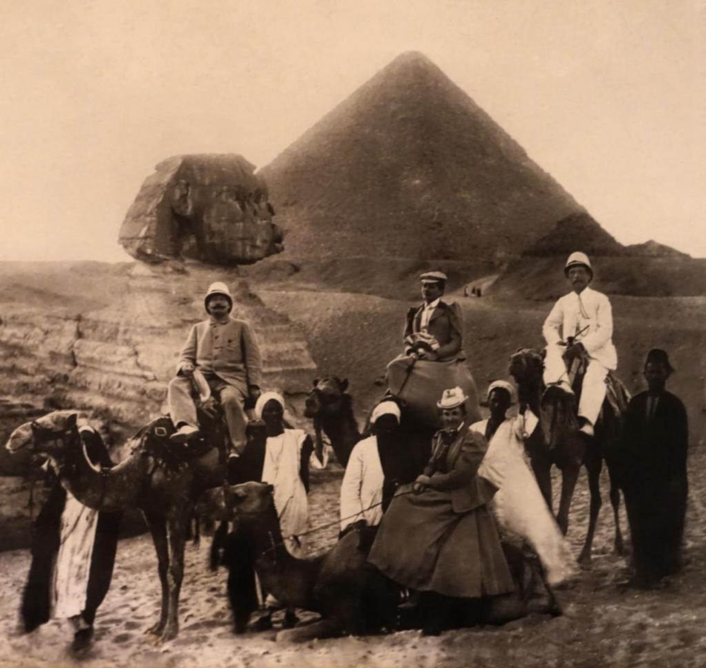 Radebeul: Karl May-Museum in der Villa Shatterhand - Photo von Karl May bei den Pyramiden (2026)