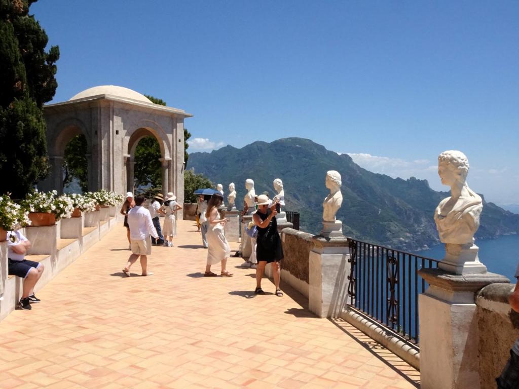 Ravello: Villa Cimbrone Terrasse der Unendlichkeit (2026)