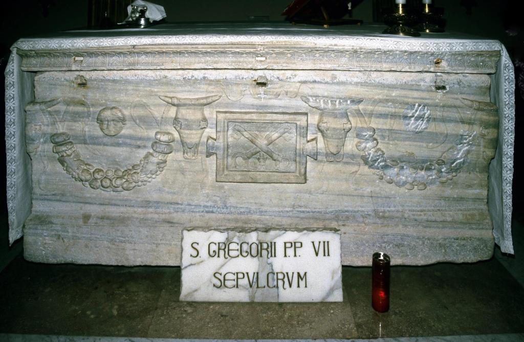 Salerno: Dom Sarkophag Papst Gregors VII. (2000)