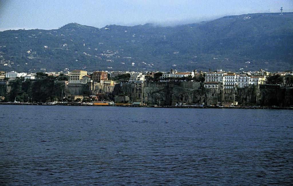 Sorrent (2000)