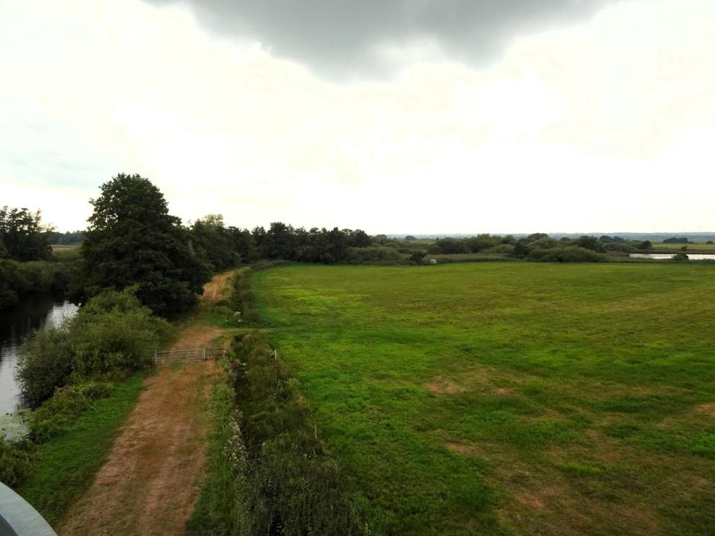 Worpswede: Blick vom Aussichtsturm Neu-Helgoland, links Hamme (2026)