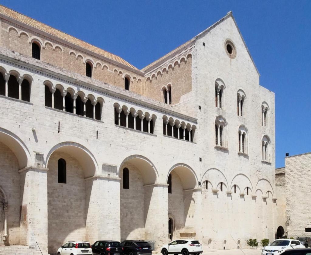 Bari: Nikolausbasilika Südfassade (2026)