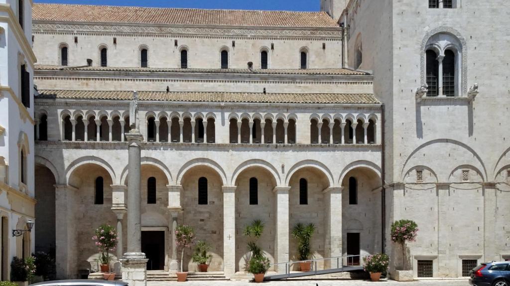 Bari: Kathedrale Südfassade (2026)