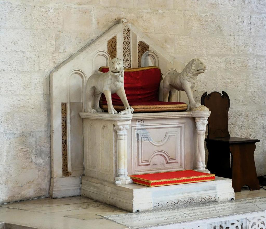 Bari: Kathedrale Bischofsthron (2026)