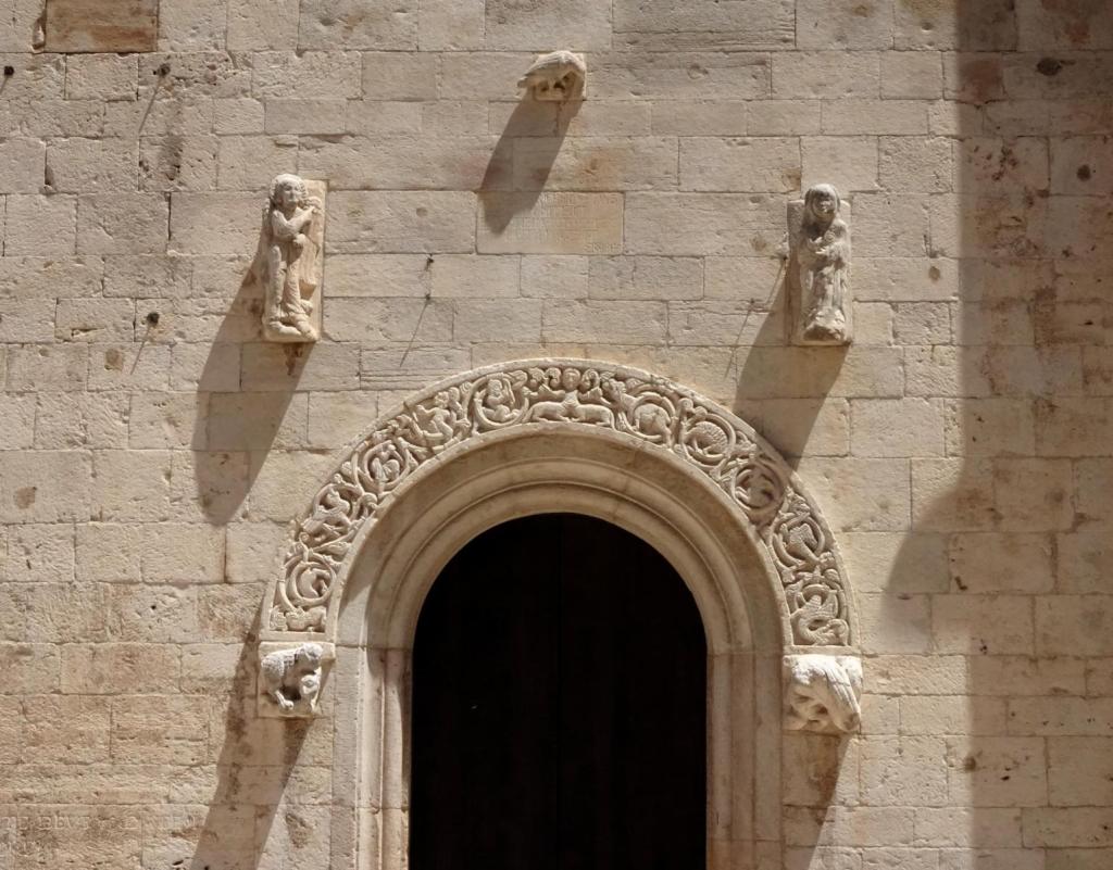 Barletta: Kathedrale Portal (2026)