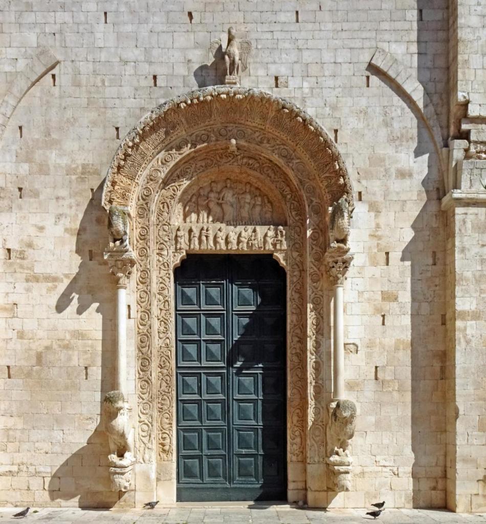 Bitonto: Kathedrale Hauptportal (2026)