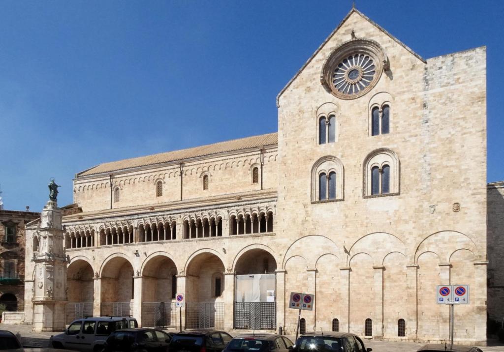 Bitonto: Kathedrale Südfassade (2026)