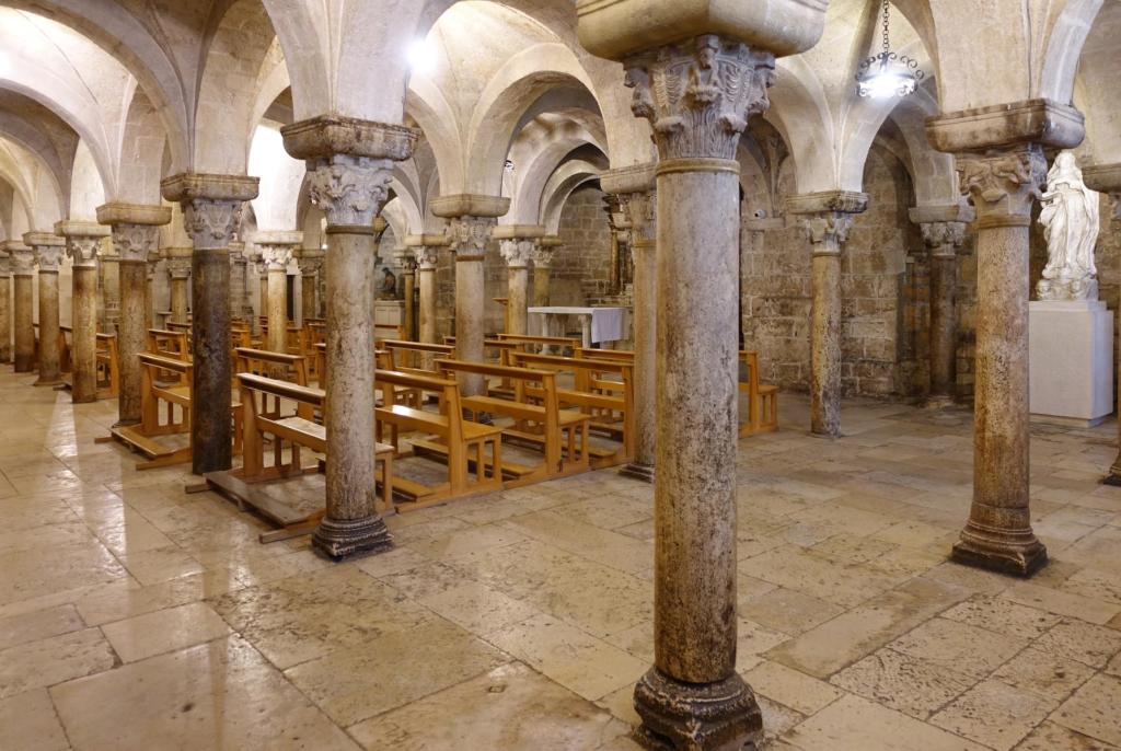 Bitonto: Kathedrale Krypta (2026)