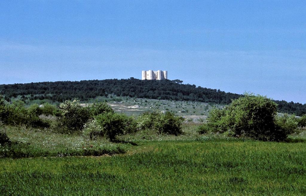 Castel del Monte (2001)