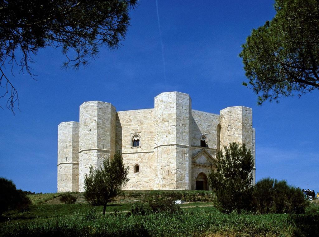 Castel del Monte (2001)