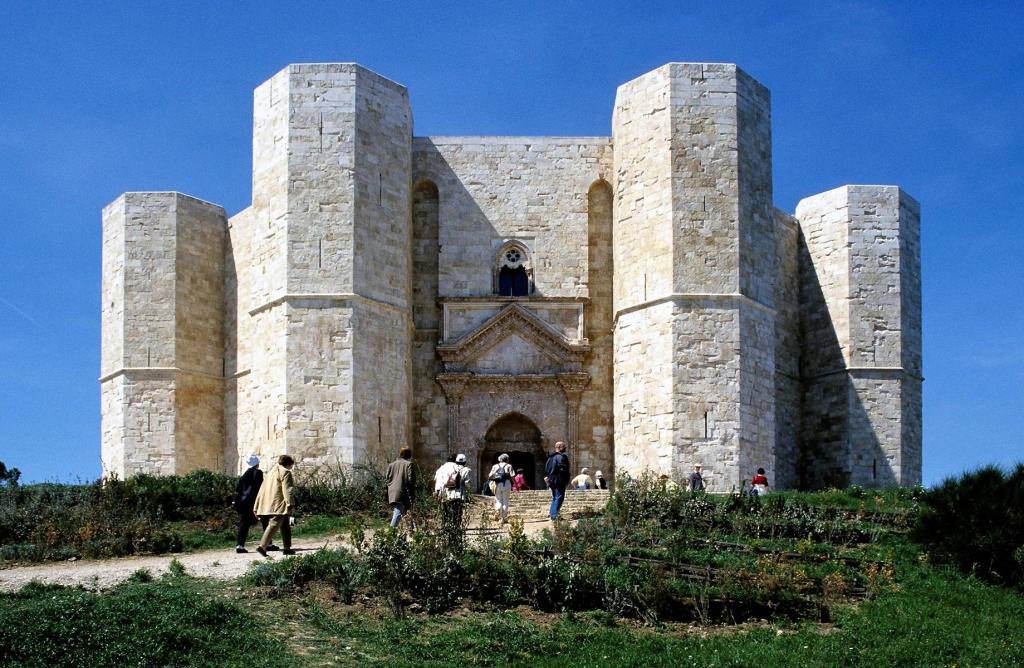 Castel del Monte (2001)