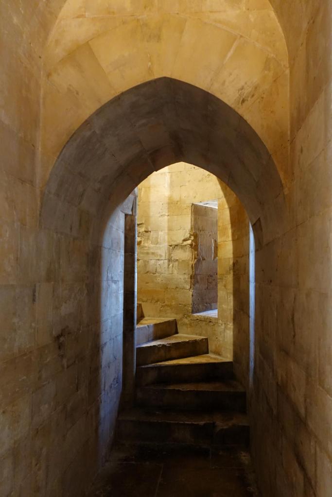 Castel del Monte: Treppenaufgang Telamonturm (2026)