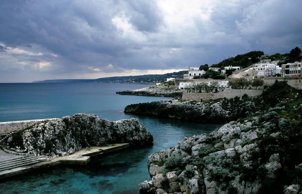 Castro: Adriaküste Südapuliens [südl. Otranto] (2001)