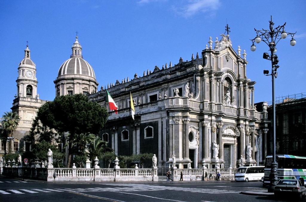 Catania: Dom (1999)