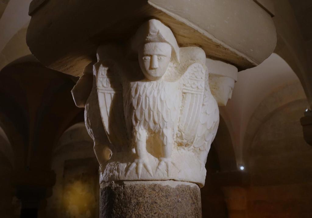Otranto: Kathedrale Krypta Kapitell (2026)